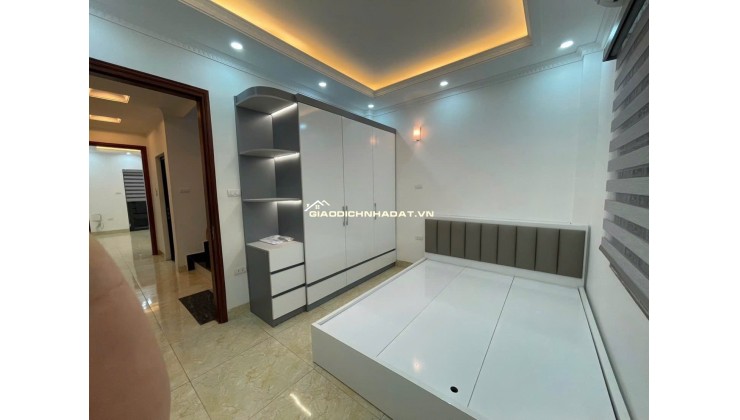Bán Nhà Hoa Lâm, Việt Hưng Long Biên, 56m2  x 5 tầng, ô tô đỗ cửa, dưới 8,3 tỷ